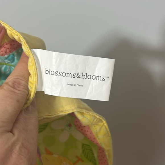 2 Spring Placemats By Blossoms & Blooms, Bunnies, Dragonfly’s, Chicks & Flowers - Picture 4 of 5